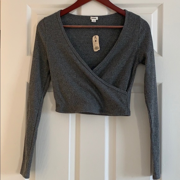V-neck cropped long sleeve grey sweater - Picture 1 of 3